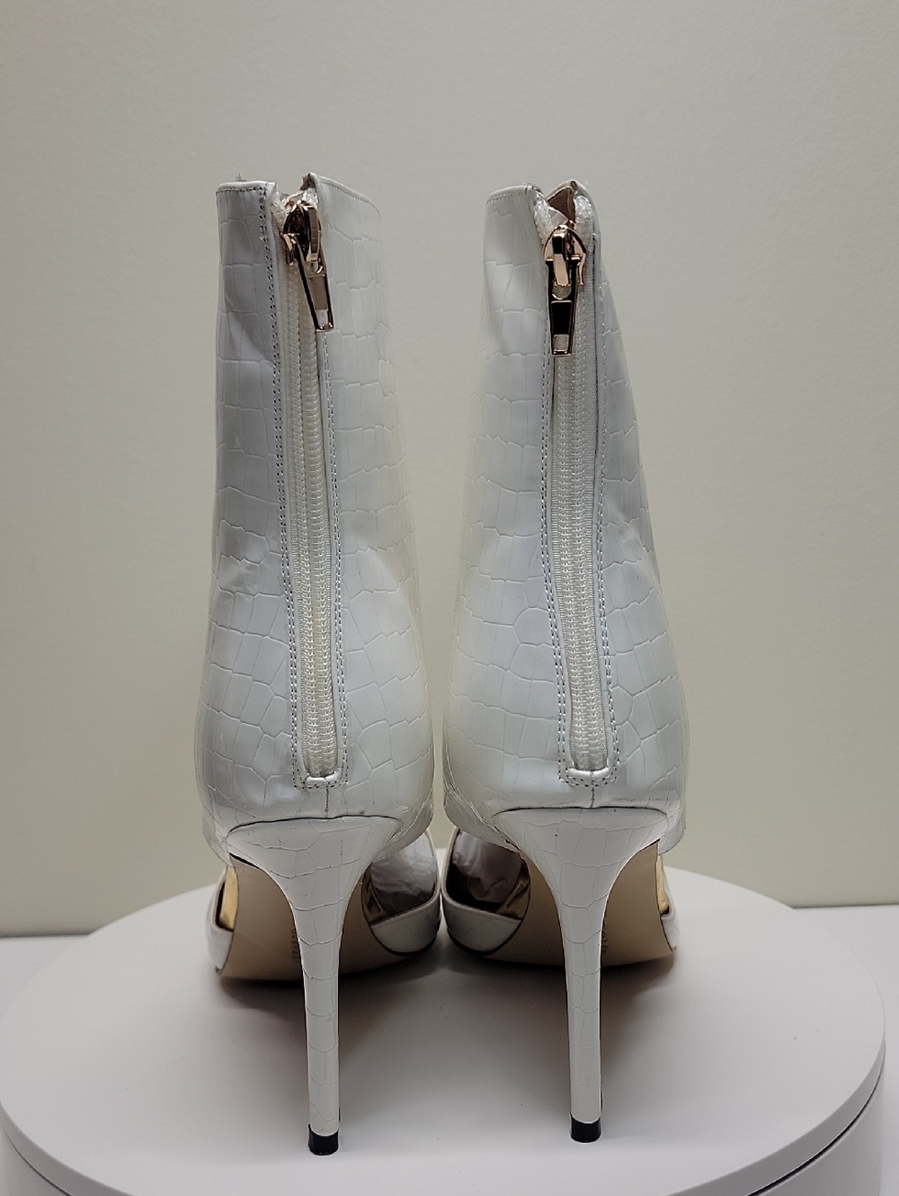 THINGS II COME NEW WHITE IRIDESCENT SNAKE STILETTOS - Picture 8 of 11